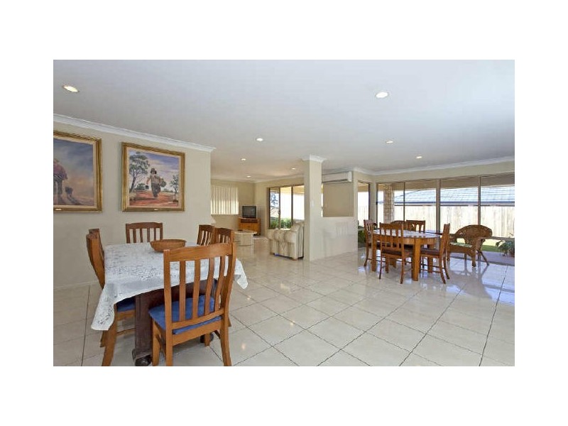 11 Aspen Place, Redland Bay QLD 4165