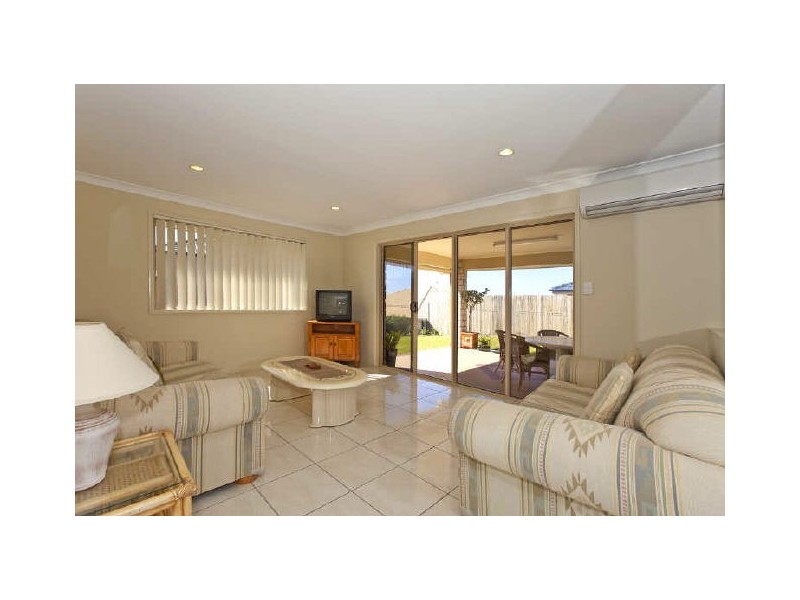 11 Aspen Place, Redland Bay QLD 4165