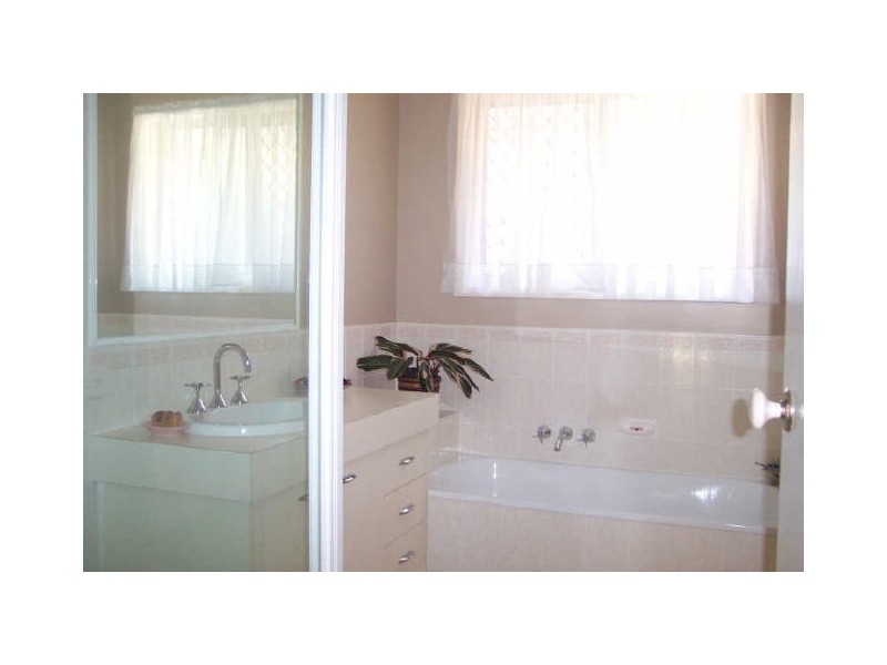 10 Jeanne Drive, Victoria Point QLD 4165