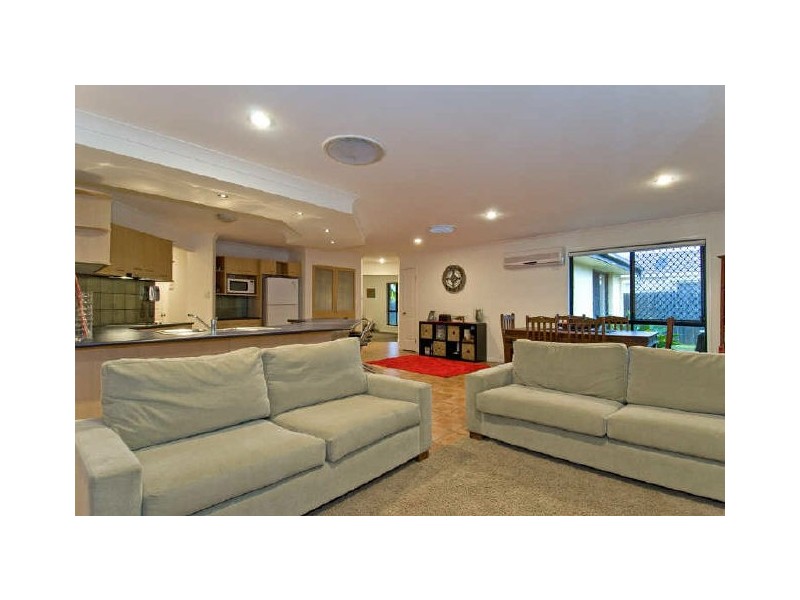 8 Glenbrook Avenue, Victoria Point QLD 4165