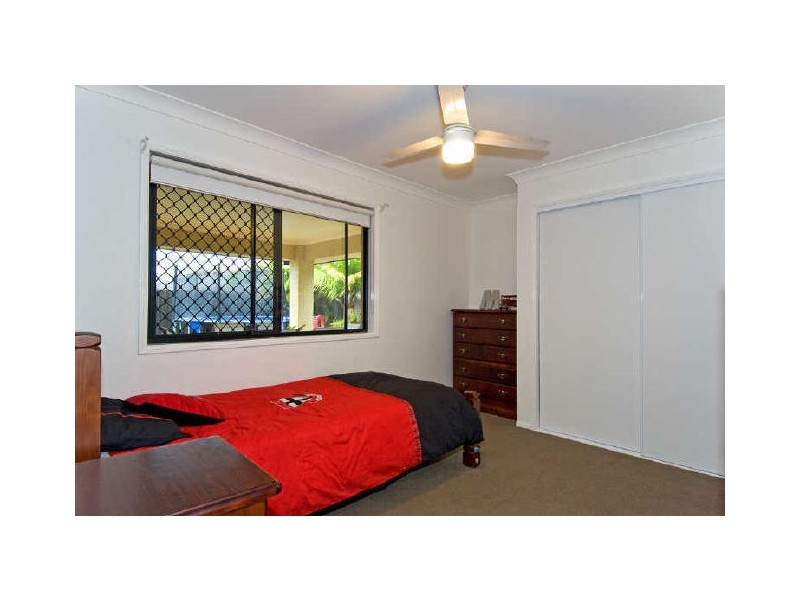 8 Glenbrook Avenue, Victoria Point QLD 4165