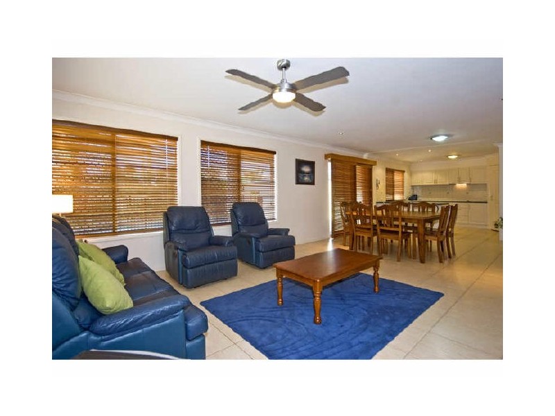4 Orpheus Place, Redland Bay QLD 4165