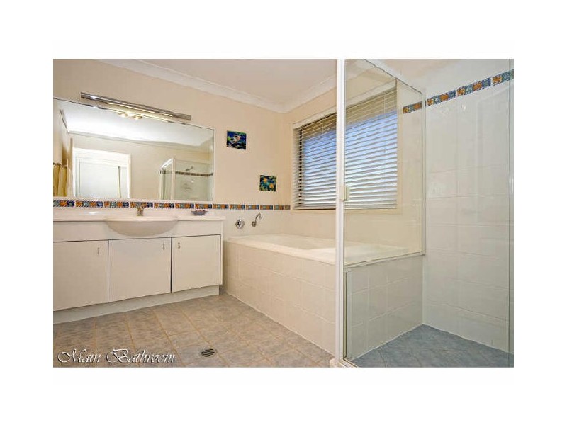 4 Orpheus Place, Redland Bay QLD 4165