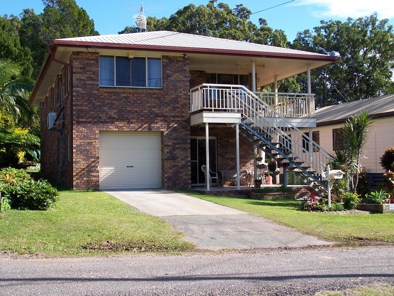 3 Pullen Street, Coochiemudlo Island QLD 4184