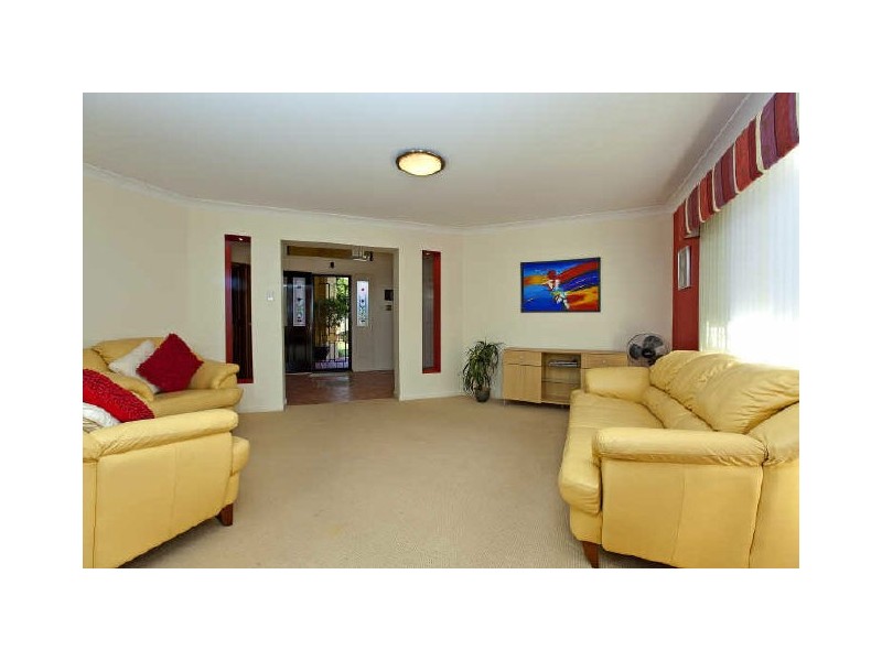 18 Gladebourne Crescent, Victoria Point QLD 4165