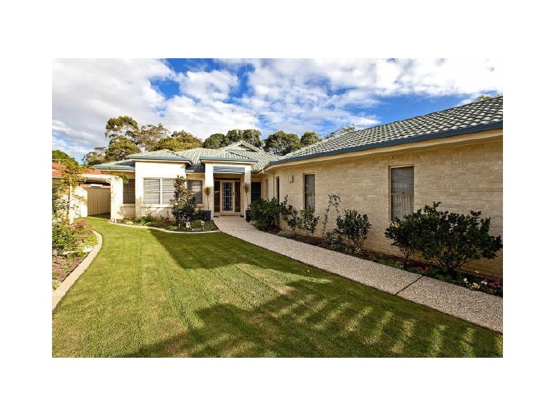 8A Tathra Street, Redland Bay QLD 4165