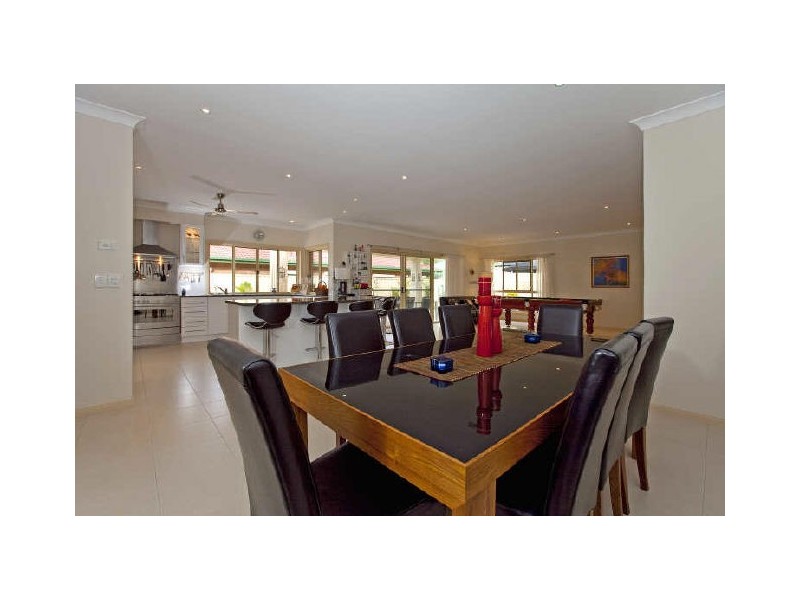 8A Tathra Street, Redland Bay QLD 4165