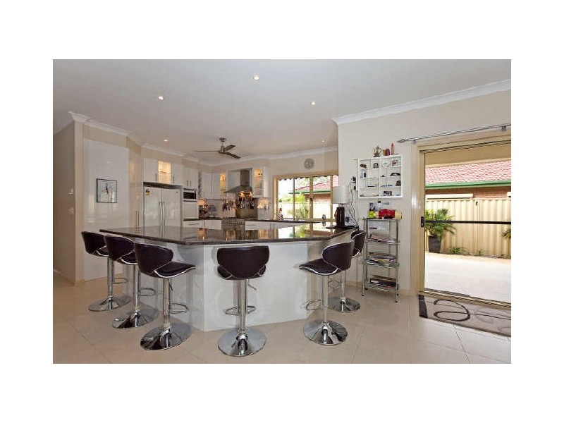 8A Tathra Street, Redland Bay QLD 4165