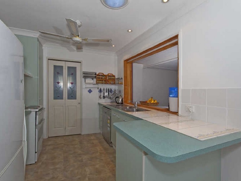 16 Babamande Street, Redland Bay QLD 4165