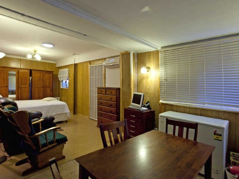 16 Babamande Street, Redland Bay QLD 4165