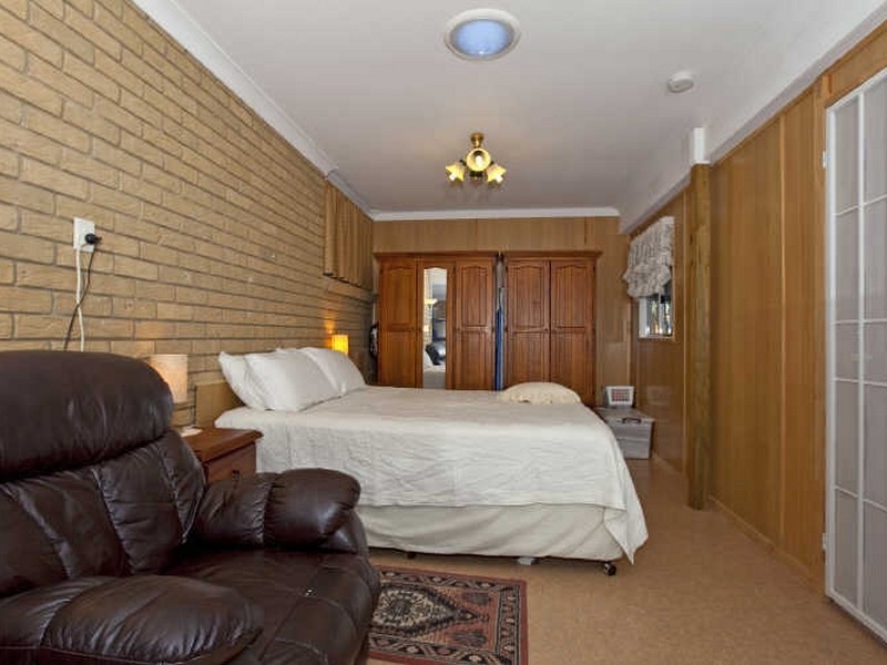 16 Babamande Street, Redland Bay QLD 4165