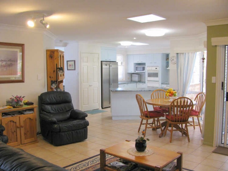 4 Maple Court, Victoria Point QLD 4165