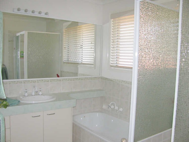 4 Maple Court, Victoria Point QLD 4165