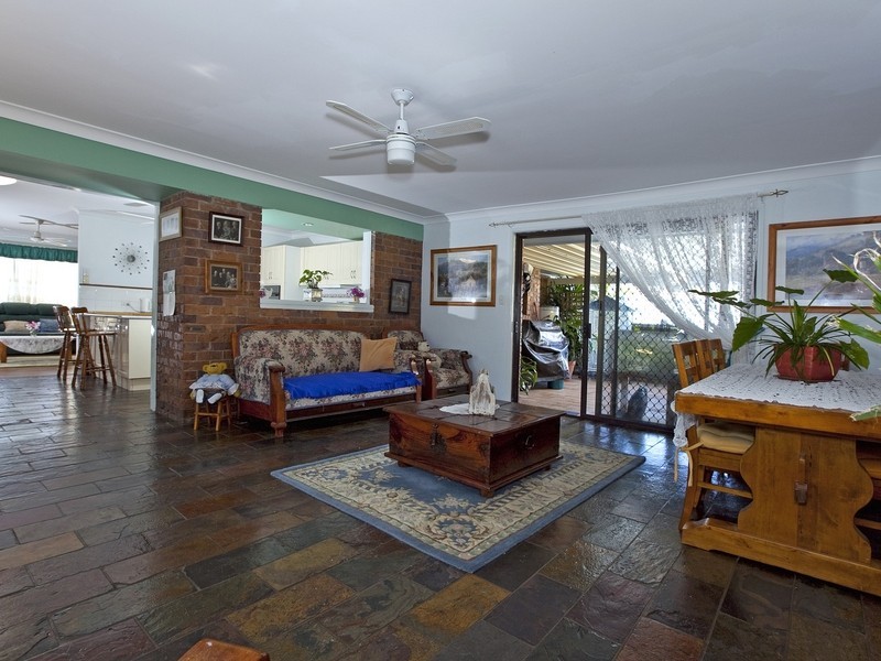 12 Sutton Street, Victoria Point QLD 4165