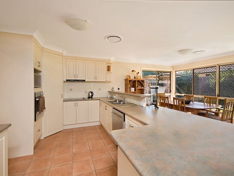 13 Thornlands Road, Thornlands QLD 4164