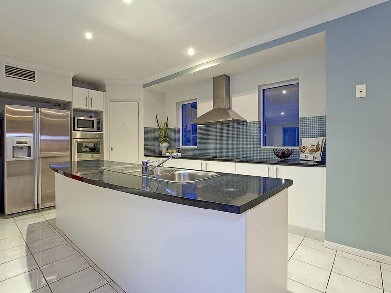 29 Caswell Cres, Redland Bay QLD 4165