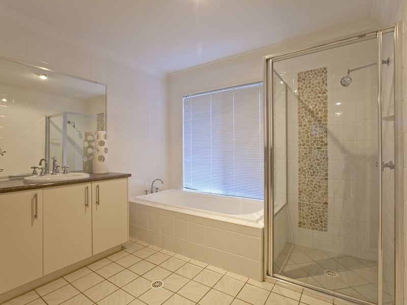 29 Caswell Cres, Redland Bay QLD 4165