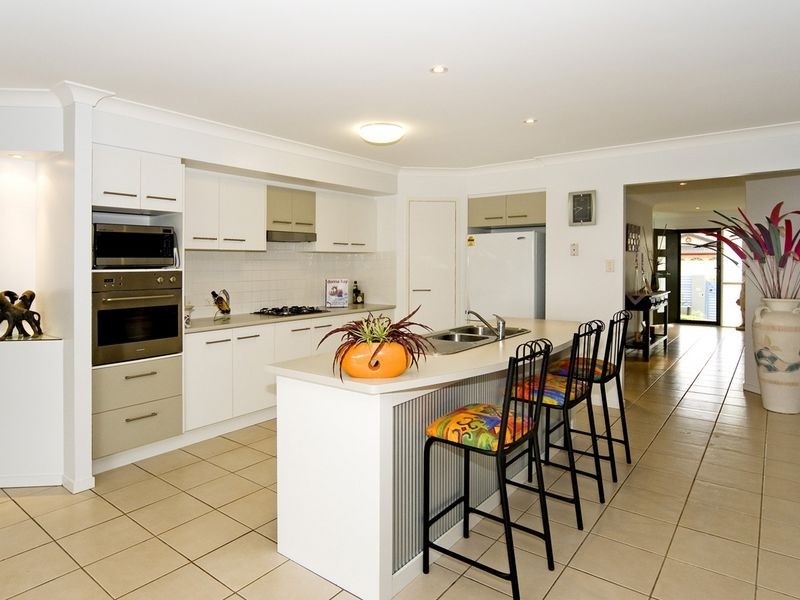 9 Syracuse Street, Redland Bay QLD 4165