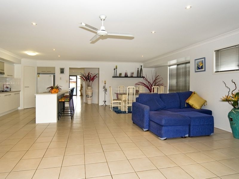 9 Syracuse Street, Redland Bay QLD 4165