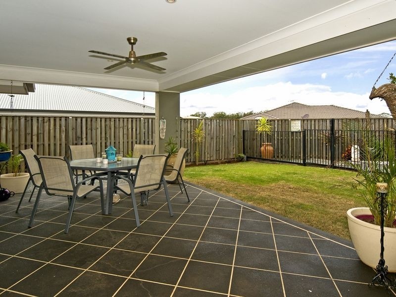 9 Syracuse Street, Redland Bay QLD 4165