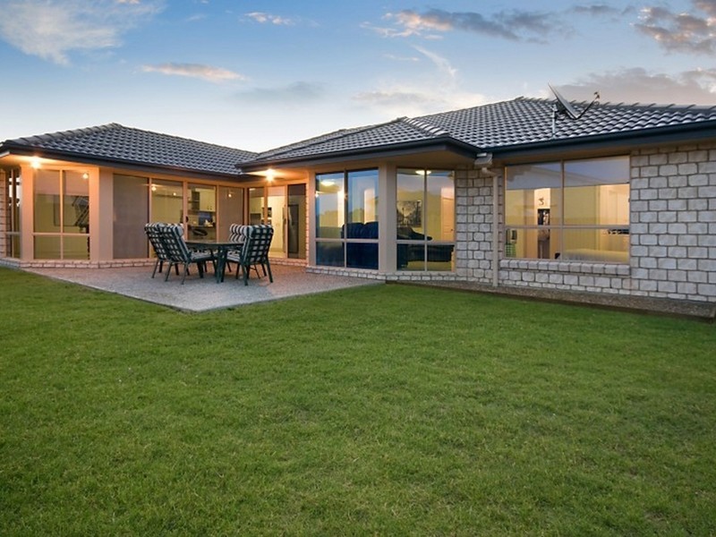 8 River Gum Court, Loganholme QLD 4129
