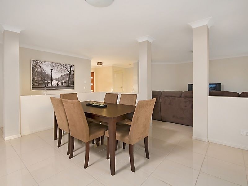 8 River Gum Court, Loganholme QLD 4129