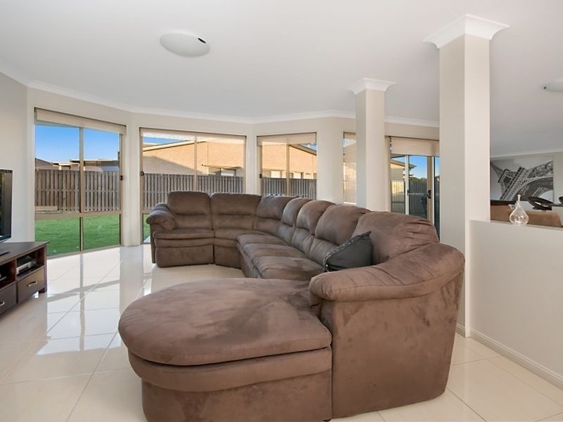 8 River Gum Court, Loganholme QLD 4129