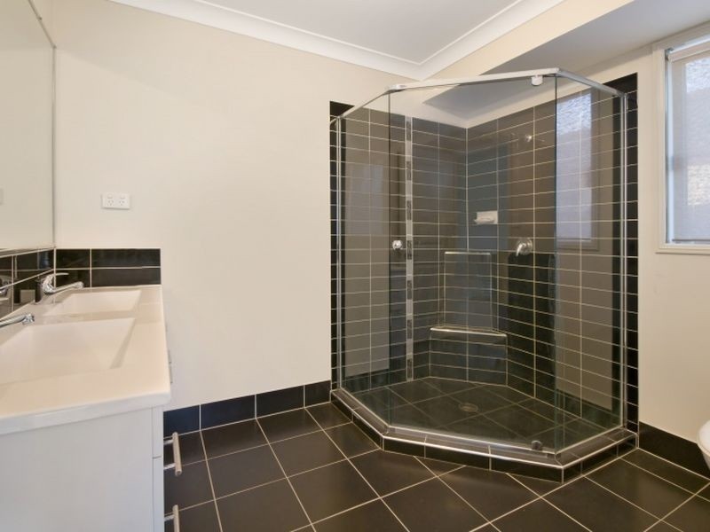 8 River Gum Court, Loganholme QLD 4129