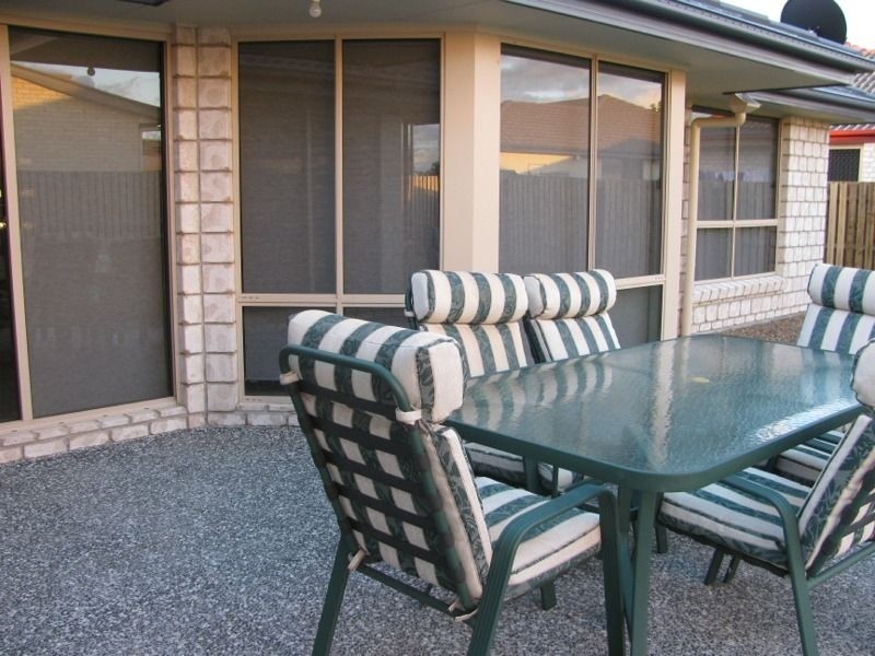 8 River Gum Court, Loganholme QLD 4129