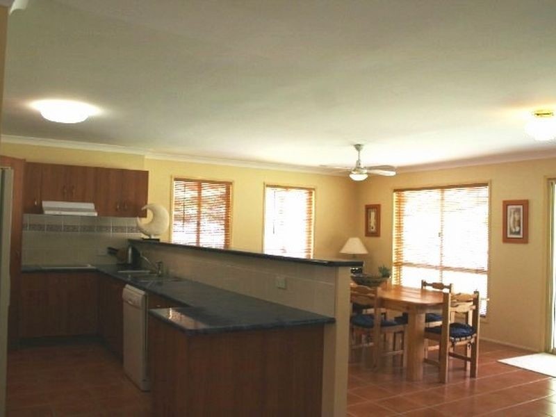 11 Gordonia Drive, Redland Bay QLD 4165