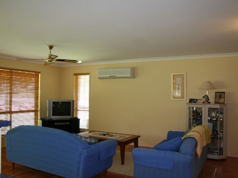 11 Gordonia Drive, Redland Bay QLD 4165