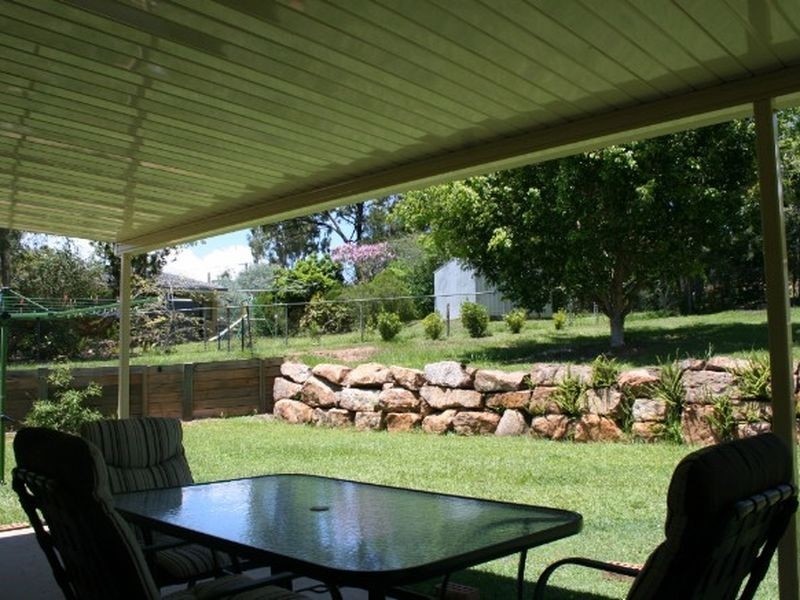 11 Gordonia Drive, Redland Bay QLD 4165