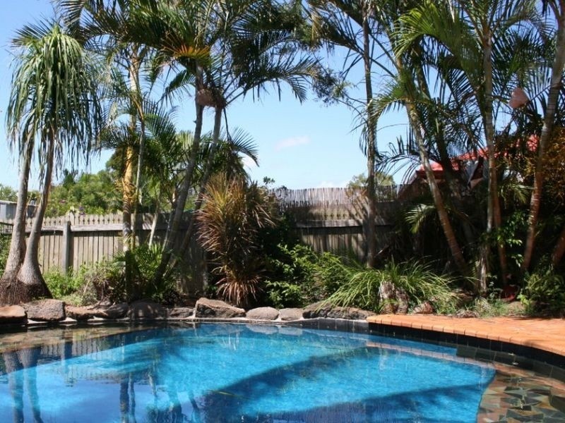 11 Albatross Street, Victoria Point QLD 4165