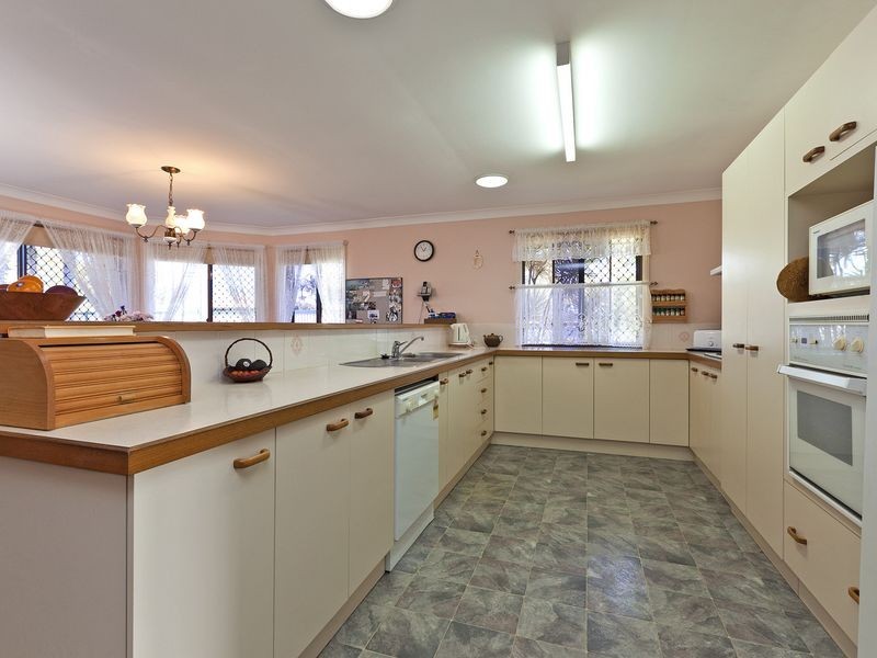 22 Oak Street, Victoria Point QLD 4165