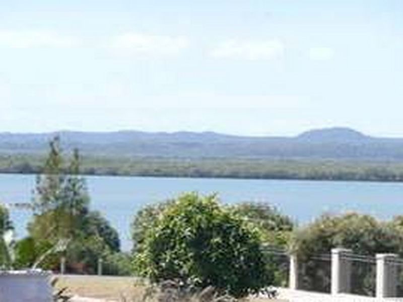 10 Haslingden Drive, Redland Bay QLD 4165