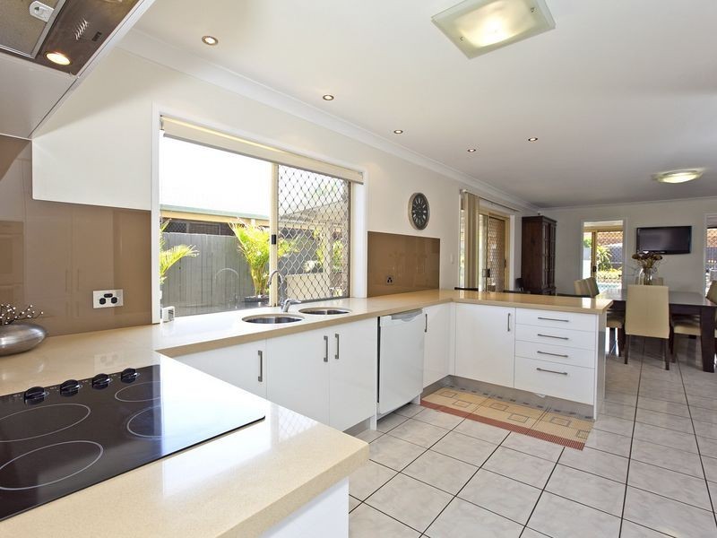 2 Bayswater Drive, Victoria Point QLD 4165