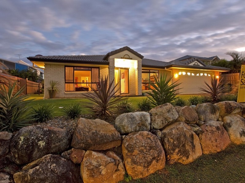 7 Penzance Drive, Redland Bay QLD 4165