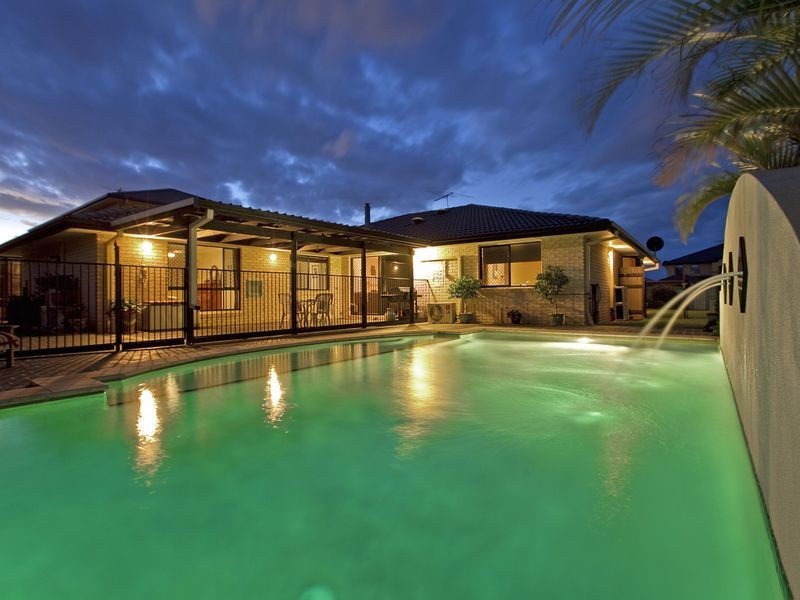 7 Penzance Drive, Redland Bay QLD 4165