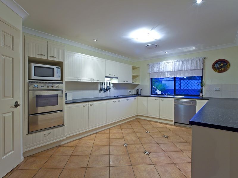 7 Penzance Drive, Redland Bay QLD 4165