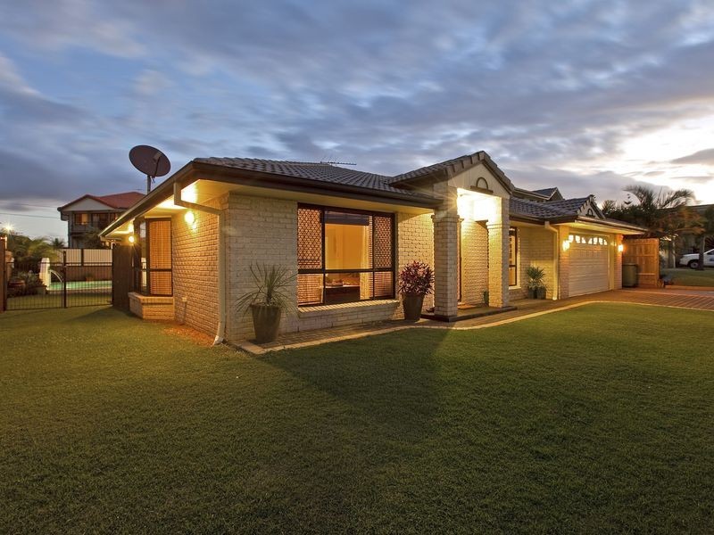7 Penzance Drive, Redland Bay QLD 4165