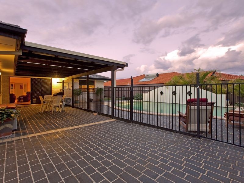 7 Penzance Drive, Redland Bay QLD 4165