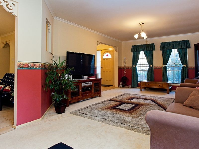 5 Bartlett Terrace, Redland Bay QLD 4165