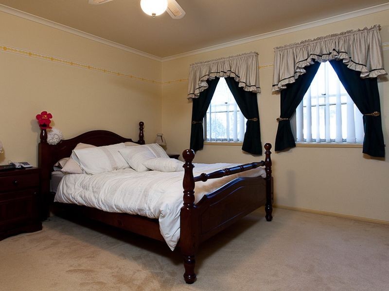 5 Bartlett Terrace, Redland Bay QLD 4165