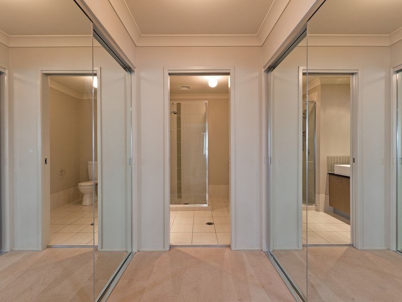 17 Lachlan Dr, Wakerley QLD 4154