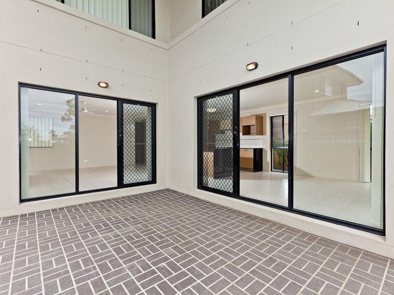 17 Lachlan Dr, Wakerley QLD 4154