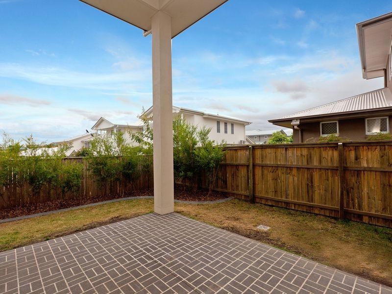 17 Lachlan Dr, Wakerley QLD 4154