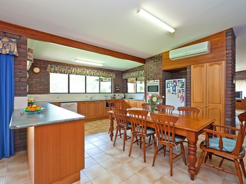 204 Avalon Road, Sheldon QLD 4157