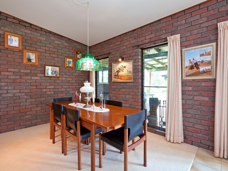 204 Avalon Road, Sheldon QLD 4157