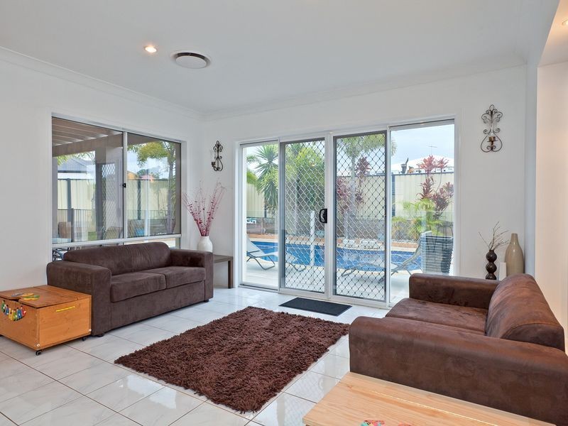 29 Caswell Cr, Redland Bay QLD 4165