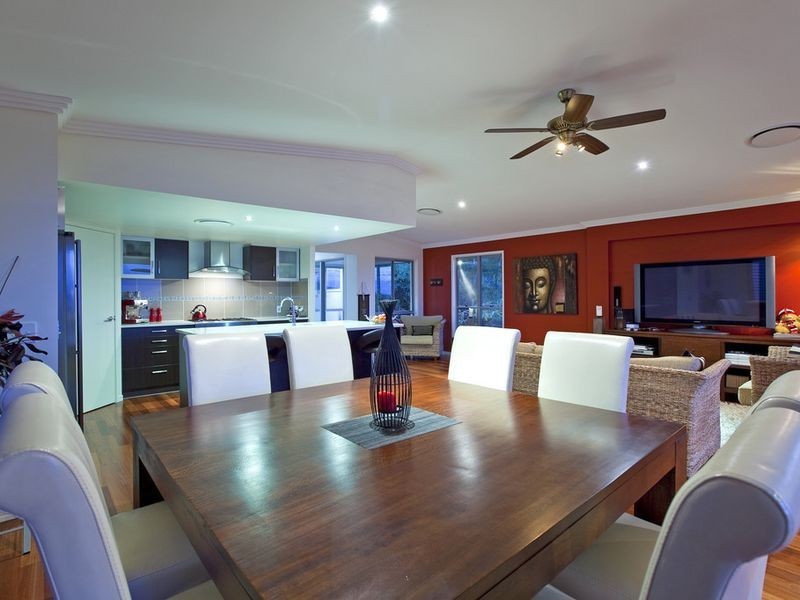 18 Broadwater Terrace, Redland Bay QLD 4165